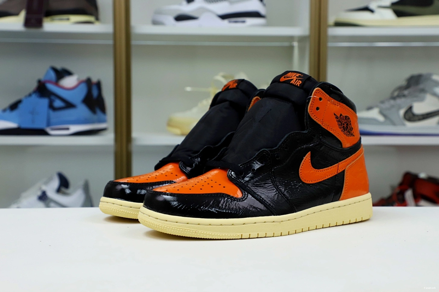 1 OG RETRO AIR 'SHATTERED 3.0' HIGH JORDAN BACKBOARD 0310